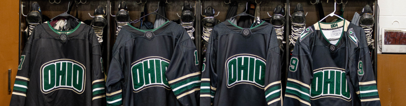 Recruiting Image Hero - Black Jerseys, Locker Room